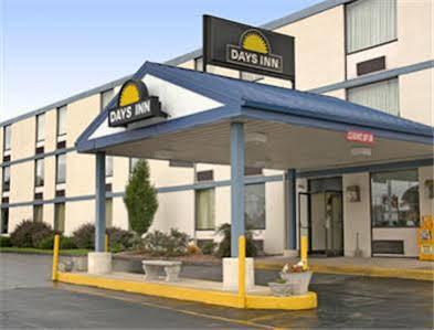 Days Inn By Wyndham צ'יימברסבורג מראה חיצוני תמונה