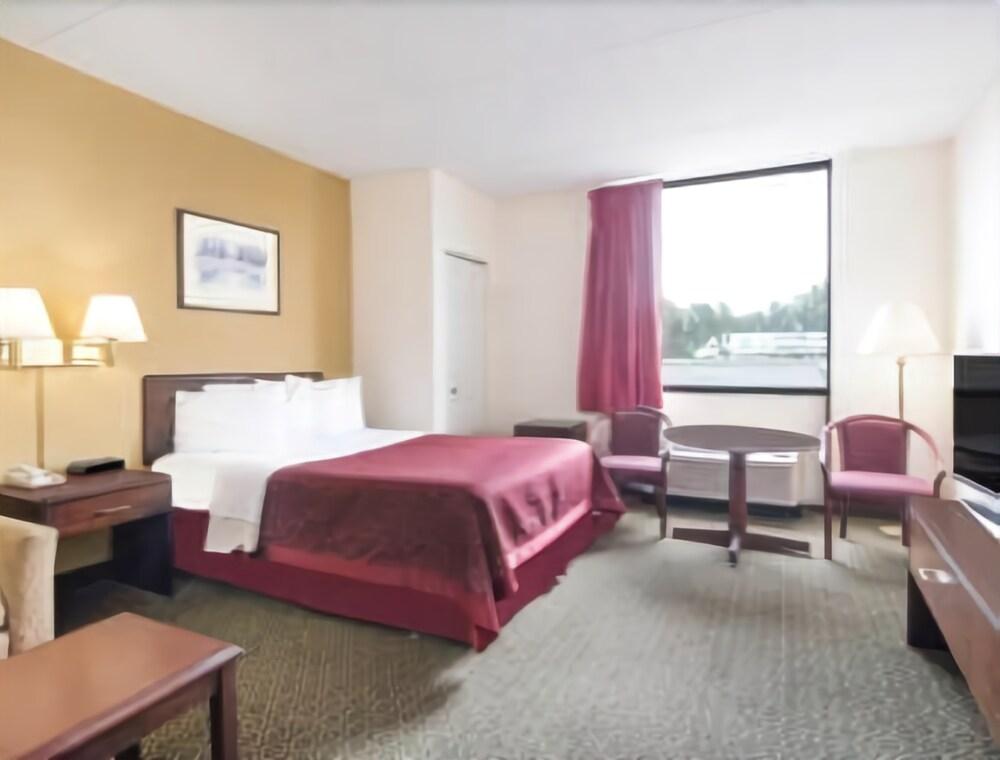 Days Inn By Wyndham צ'יימברסבורג מראה חיצוני תמונה